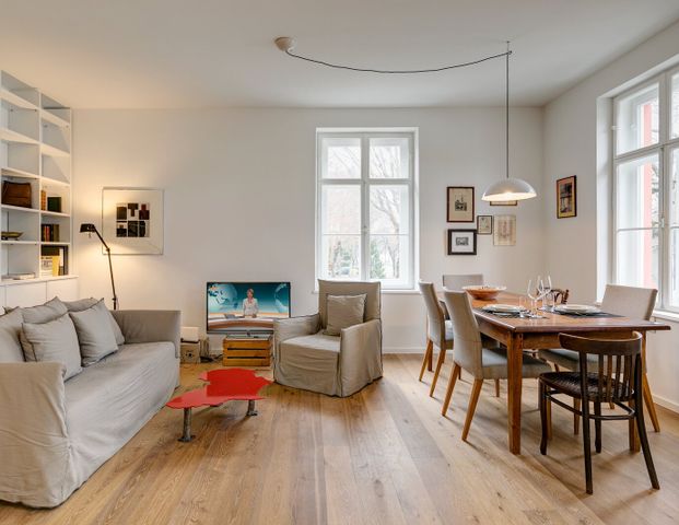 Prime location! Temporary living near Nymphenburg Palace - Photo 1