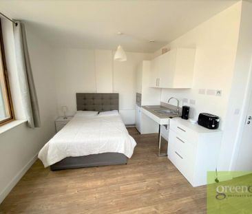 Studio to rent - Photo 3