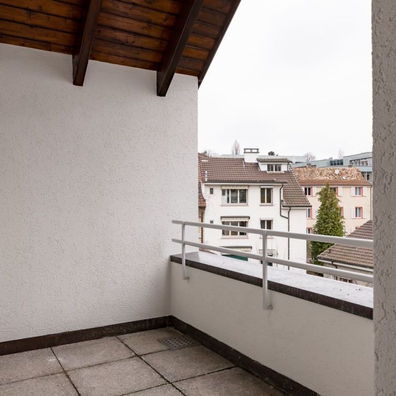 Moderne 2 1/2 Zimmer-Maisonette-Wohnung im Herzen von Binningen zu vermieten - Photo 1