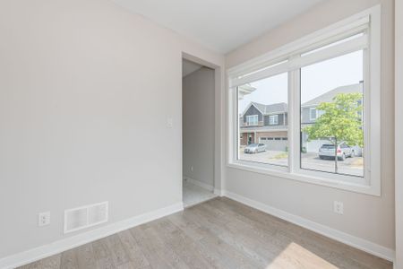 For Lease - 161 Rugosa Street, Barrhaven, Ontario - Photo 4
