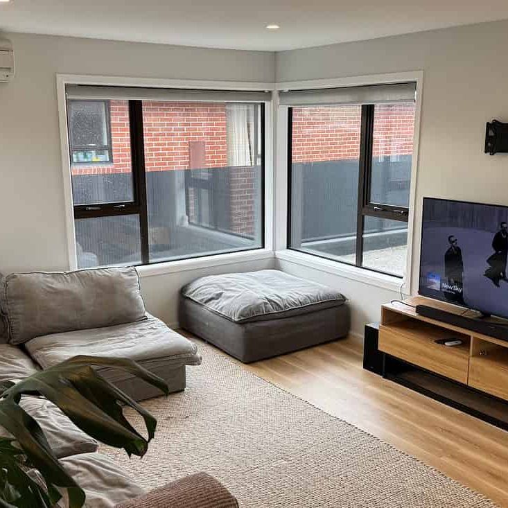 3 Bedroom Sunny Home - Upper Cracroft - Photo 1