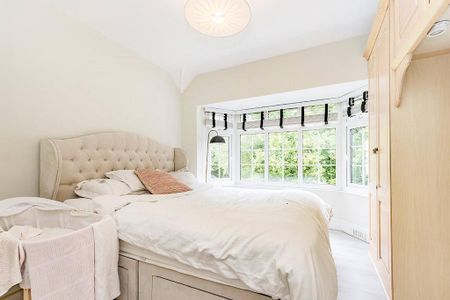 3 bedroom semi-detached house to rent - Photo 4