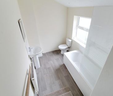 2 bedroom semi-detached house to rent - Photo 2