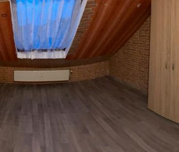 Möbilierte Dachgeschoss Wohnung neu RenoviertFamilienhaus - Photo 3