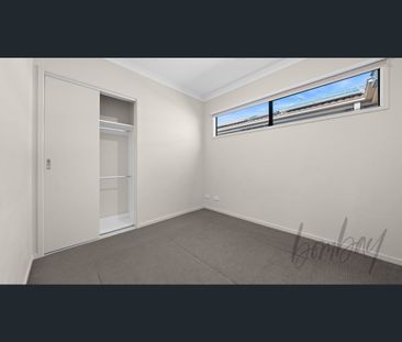 Charming 3-Bedroom, 2-Bathroom Home with Low-Maintenance Yard and M... - Photo 2