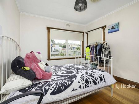 Comfortable Home in Convenient Quoiba Location - Photo 5