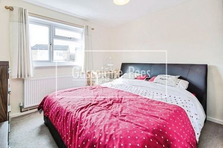 Brighton Hill, RG22 - Photo 4