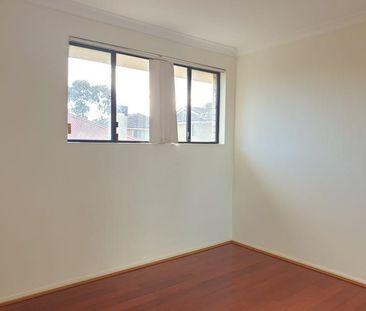 Spacious full brick townhouse - Photo 5