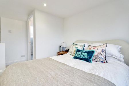 3 bedroom terraced house to rent - Photo 5