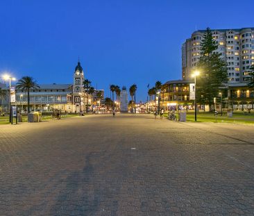 Modern Two Bedroom Unit on the Broadway - Photo 3