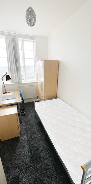Room in a Shared House, Far Gosford Street, CV1 - Photo 1