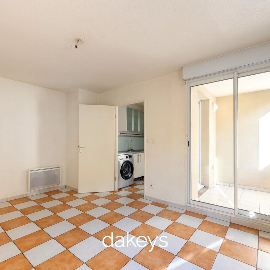 Location Appartement 2 pièces 35m² MARSEILLE 8ème - Photo 1