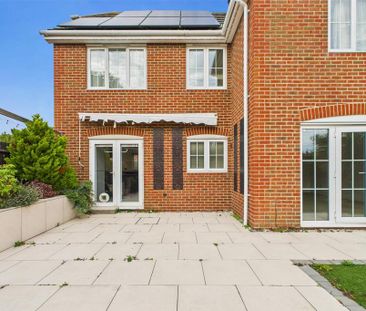 4 bedroom detached house to rent - Photo 4