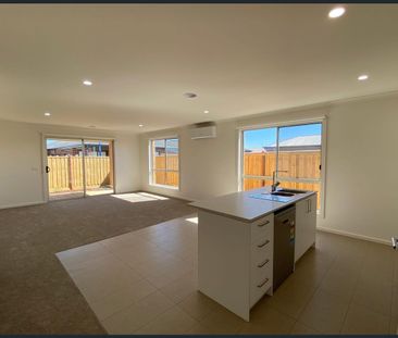 Cosy, Spacious Family Home in Strathtulloh! - Photo 6