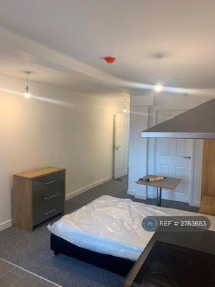 Studio to rent - Photo 1