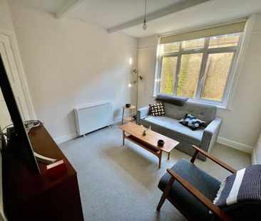 2 Bed Flat, Bonchurch Road, BN2 - Photo 1