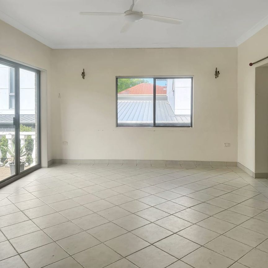 Space, Comfort and Coastal Convenience - Photo 1