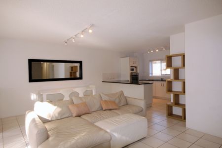 Furnished Chevron Island 3 Bedroom Apartment - Photo 3