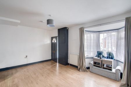 3 bedroom terraced house to rent - Photo 4