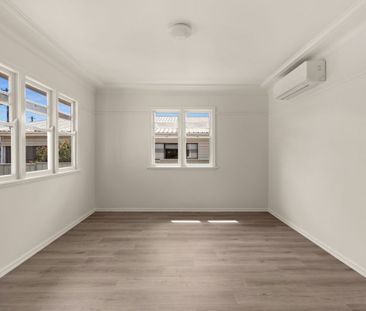 Reduced - Freshly Renovated Family Home! - Photo 4