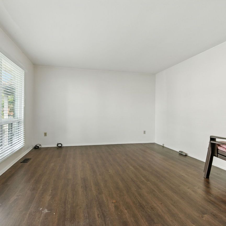 For Lease - 10 Owen Place Unit# MAIN, Hamilton, Ontario - Photo 1