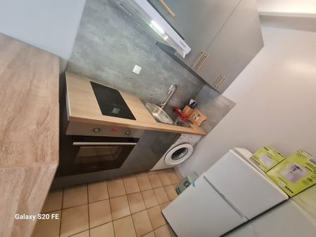 Location Appartement 2 pièces 41m² ANGOULEME 16000 - Photo 2
