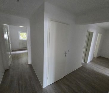 Moderne DG-Wohnung in denkmalgeschützem Wohnhaus, ruhige Seitenstraße - Photo 1