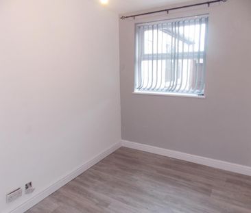 2 bed flat to rent on Ilkeston, Market Street, DE7 - Photo 3