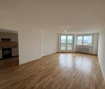 Appartement rafraîchi de 3 pièces au 9? étage, avec balcon et vue d... - Photo 1