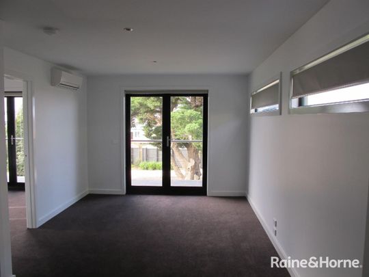 1/5-6 Chelsworth Place, Caroline Springs, VIC 3023 - Photo 1