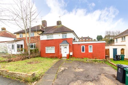 6 bedroom semi-detached house to rent - Photo 2