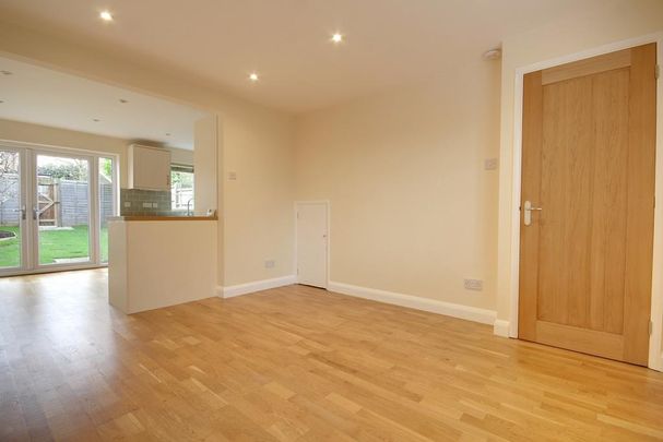 3 bedroom terraced house to rent - Photo 1