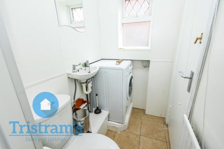 1 bed Apartment for Rent - Photo 2