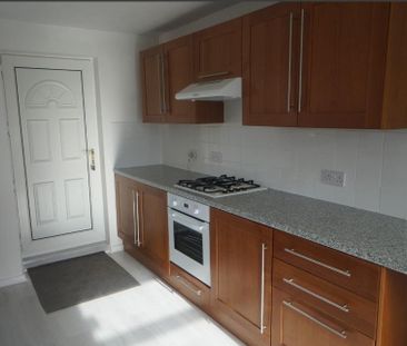 2 bedroom end of terrace house to rent - Photo 3