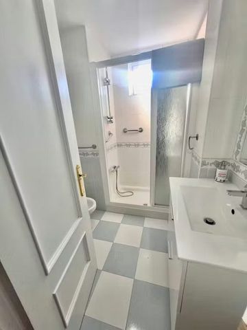 Calle de Paredes de Nava, Madrid, Community of Madrid 28017 - Foto 4