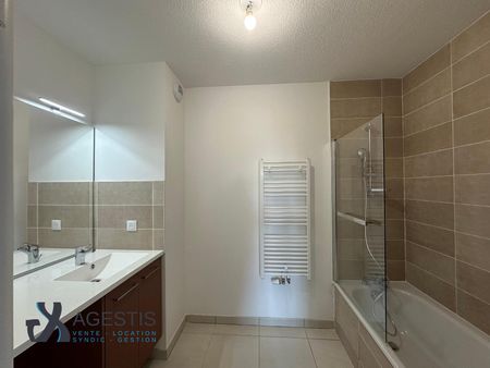 APPARTEMENT T3 65M - Photo 3