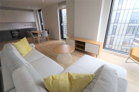 Available July | Fully Furnished | Three Bedrooms | Two Bathrooms | Concierge & Residents' Gym | Close Proximity to Victoria Train Station - Photo 2