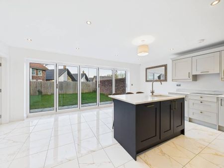 3 bedroom detached house to rent - Photo 2