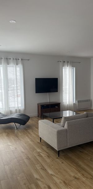 BEAU 5 1/2 | CONSTRUCTION RÉCENTE - Photo 1