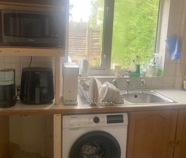 Room in a Shared House, Austrey Avenue, NG9 - Photo 4