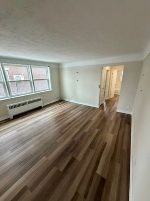 For Lease - 10 Croswaite Avenue Unit# 1, Hamilton, Ontario - Photo 1