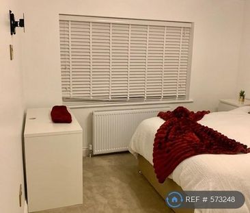 1 bedroom in a house share to rent - Photo 3