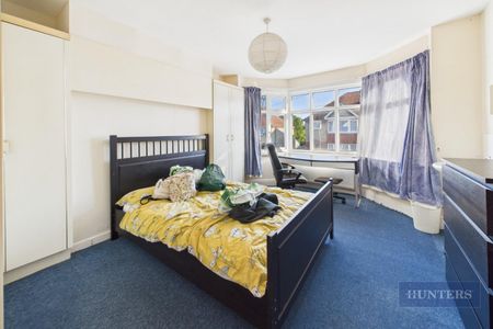 7 bedroom House To Let - Photo 4