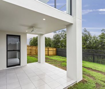 New new 5 bedroom home in Newport. Contact Julie Sykes 0438 050 110 - Photo 3