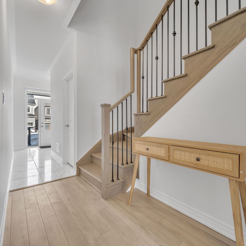 For Lease - 21 Tamworth Terrace, Barrie, Ontario - Photo 1