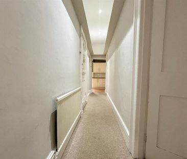 3 bedroom character property to rent - Photo 2