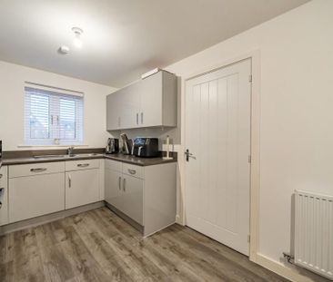 3 bedroom semi-detached house to rent - Photo 6