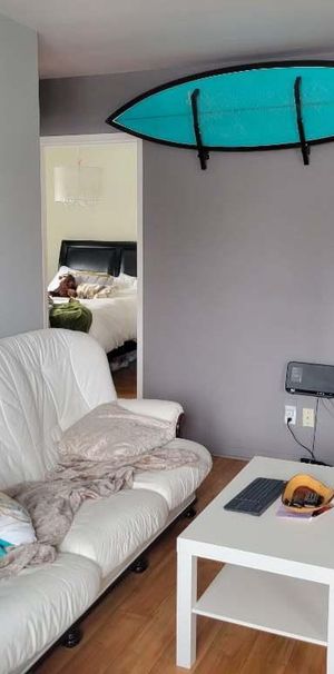 GRAND 4 1/2 - MODERNE - ENDROIT CALME - BEAU SECTEUR - A PIED STATION MÉTRO MONTMORENCY **À VOIR ** 450-664-7578 - Photo 1