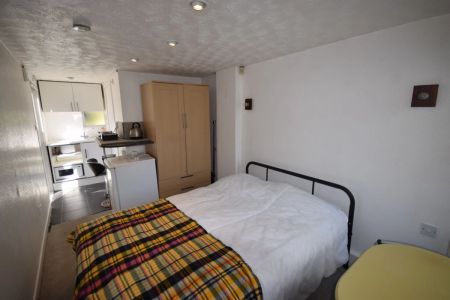 To Rent Chatsworth Road, Charminster, Bournemouth, BH8 £600 pcm Tenancy Info - Photo 3