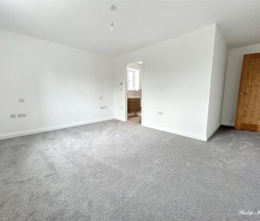 4 bedroom detached house to rent - Photo 5